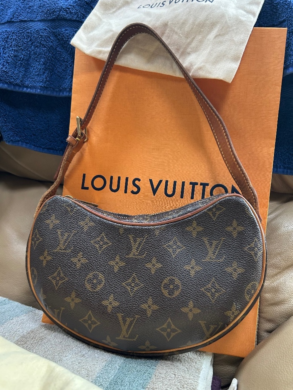 FULL SET 💯% Authentic Louis Vuitton Croissant PM❤️❤️